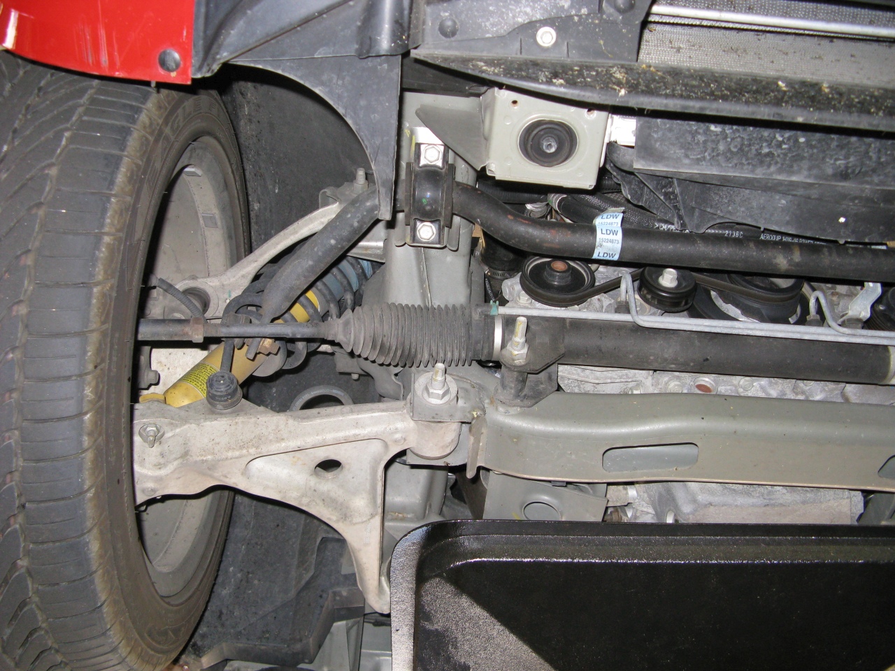 2007 Pontiac Solstice GXP right front wheel area