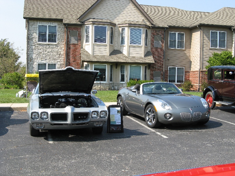 U n i v e r s i t y   P l a c e   L I H A C   C a r   S h o w   