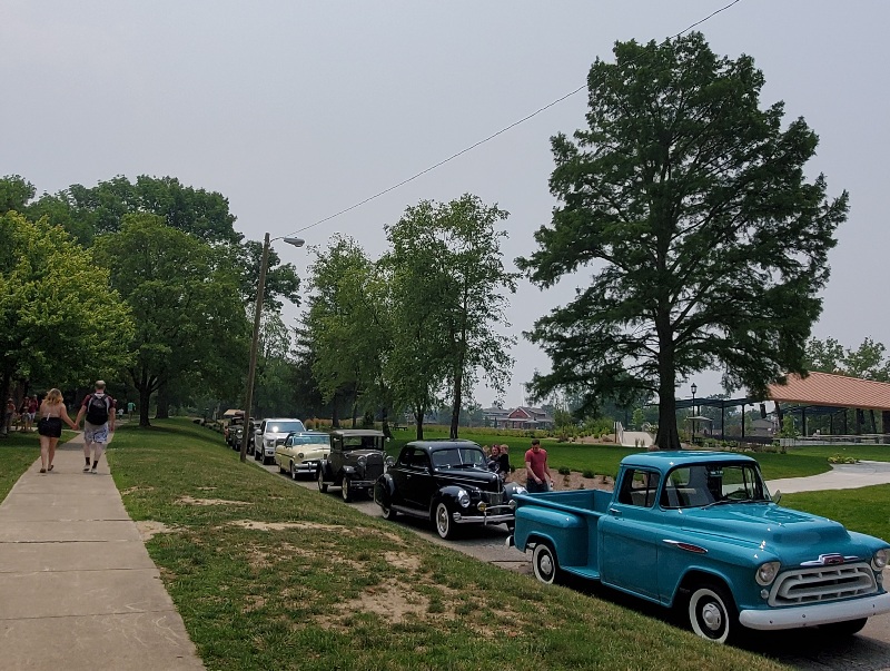 P i c n i c   A t   C o l u m b i a n   P a r k   I n   L a f a y e t t e ,   I n d i a n a   