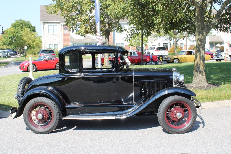L I H A C   C a r   S h o w   A t   U n i v e r s i t y   P l a c e   